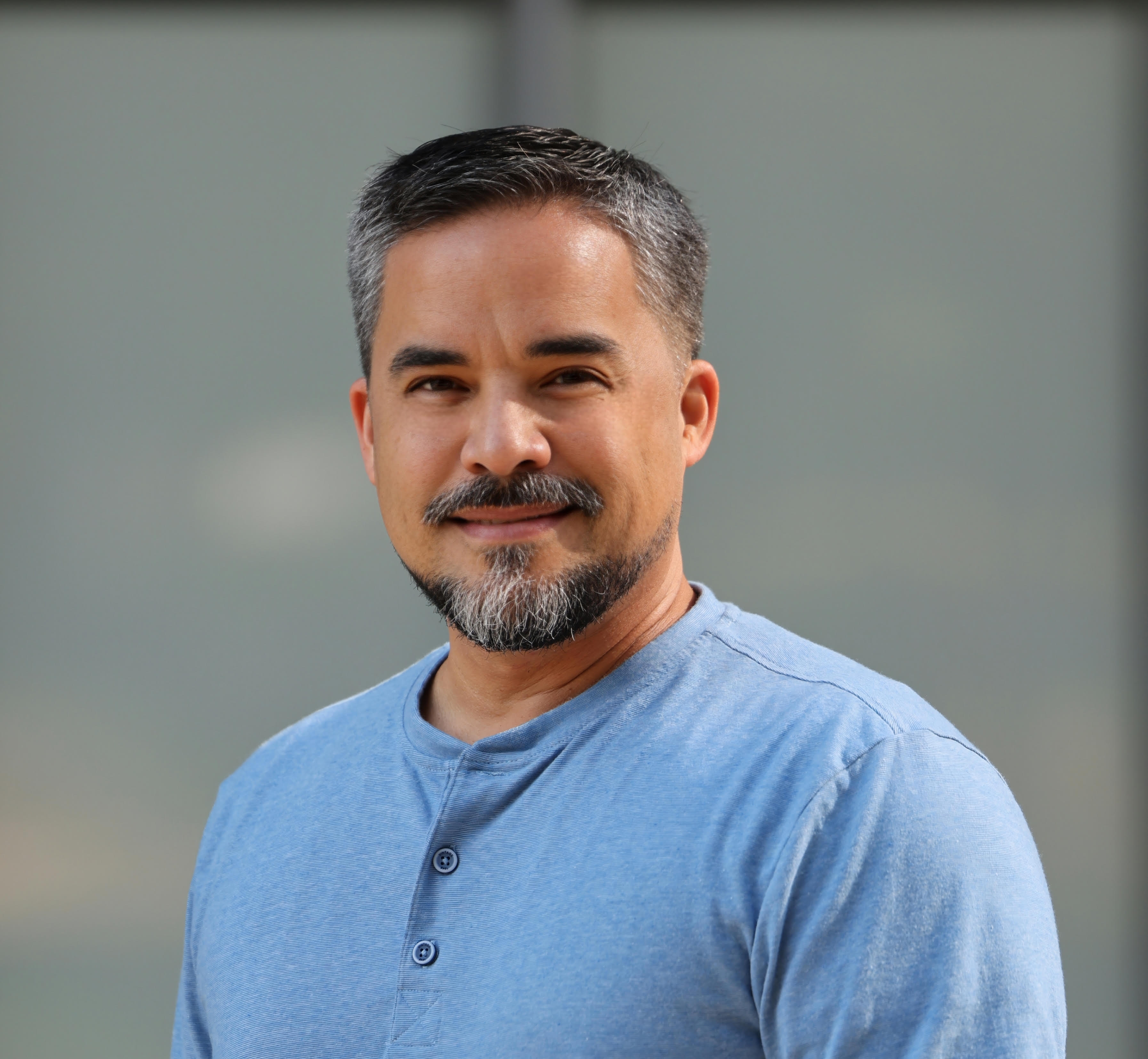 Robb, founder of Havenly Vacation Homes